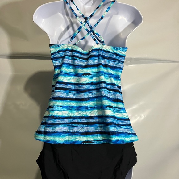 Women’s 2 Piece Tankini Swimsuit Size Medium - Picture 2 of 2
